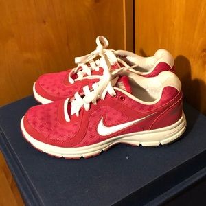 Nike Relentless Sneakers
